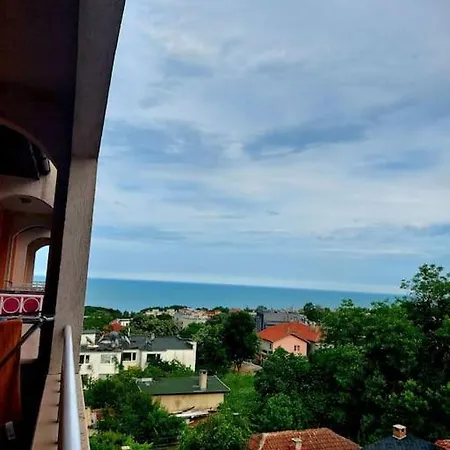 прекрасные с видом на море в центре Lägenhet