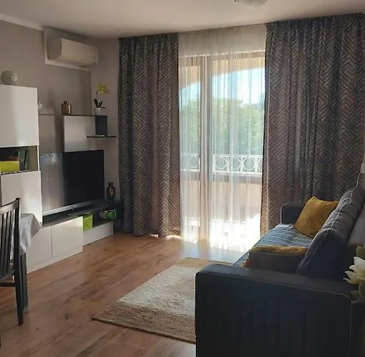 прекрасные с видом на море в центре Бяла