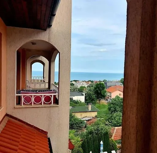 прекрасные с видом на море в центре Апартаменты Бяла